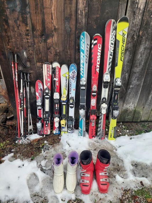 Продавам ски и ски обувки, щеки