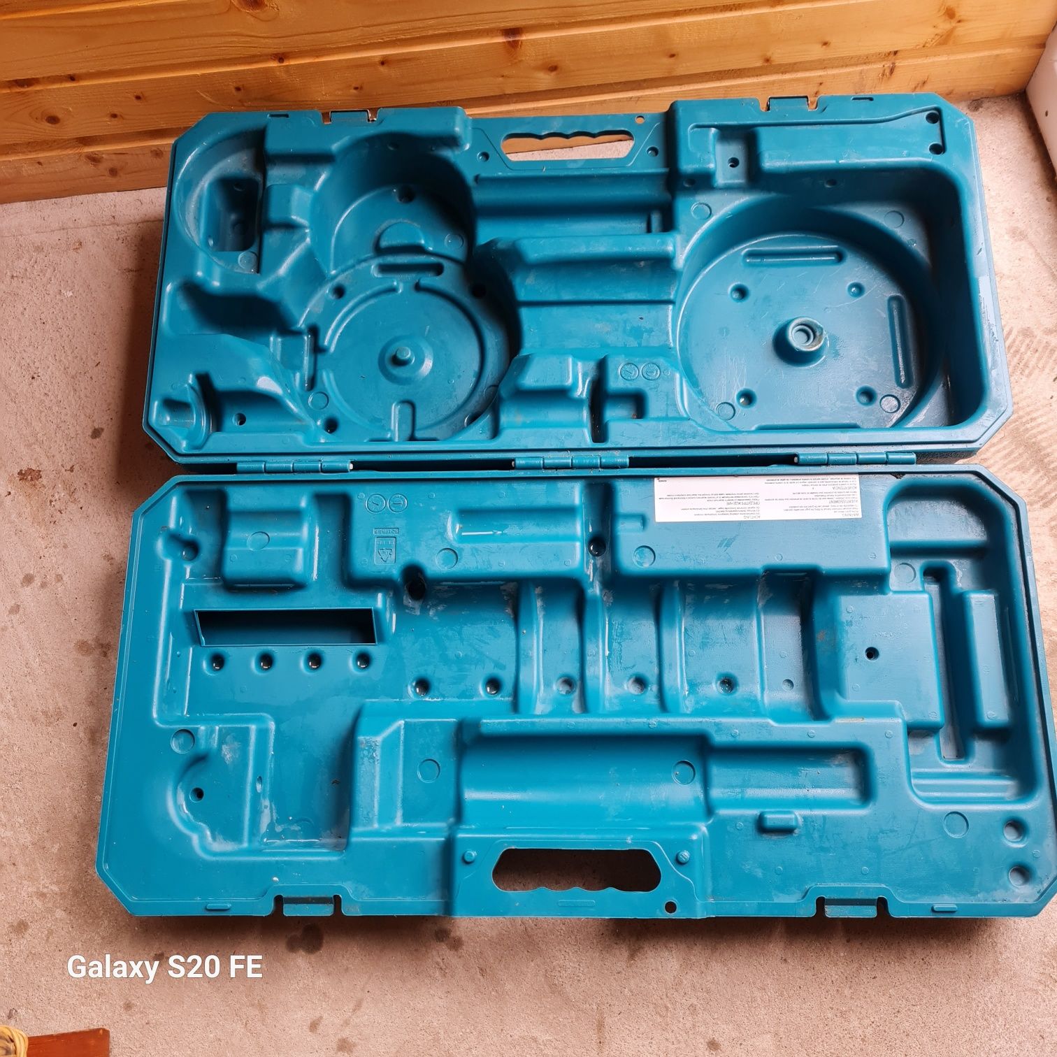 Vand valiza flex makita