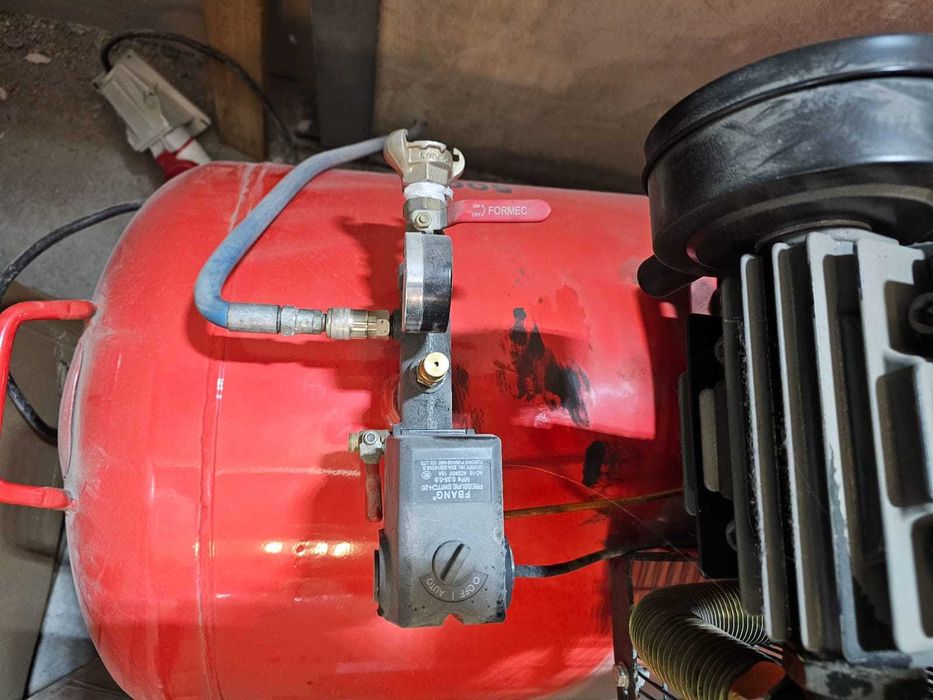 Compresor aer 3 pistoane , 500L / 14.6 Cp ,1395l/m Kraft&Dele KD1413