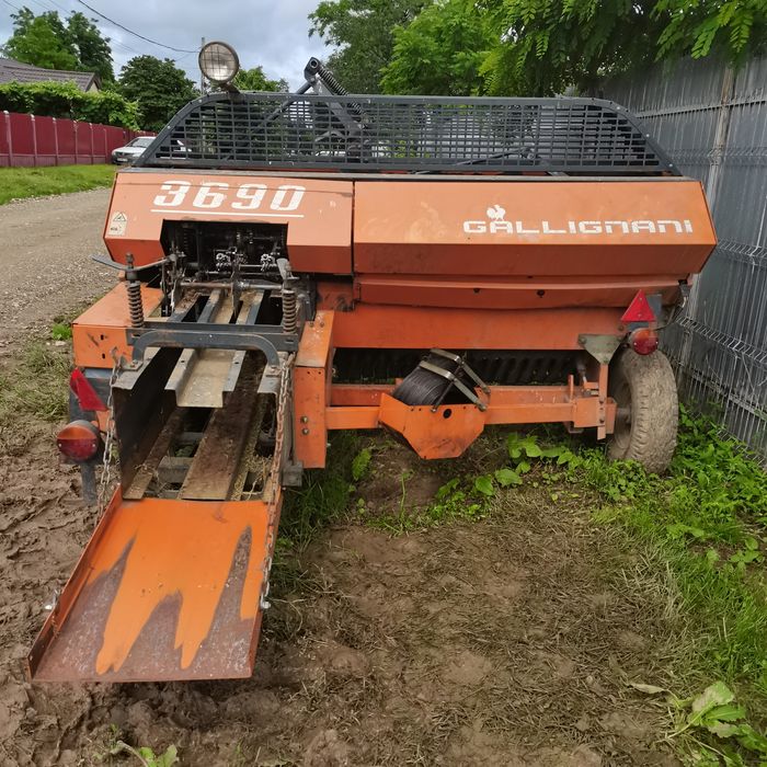 Vând presă Gallignani 3690