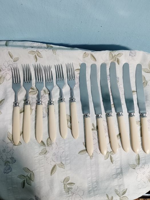 Набор вилки с ножами