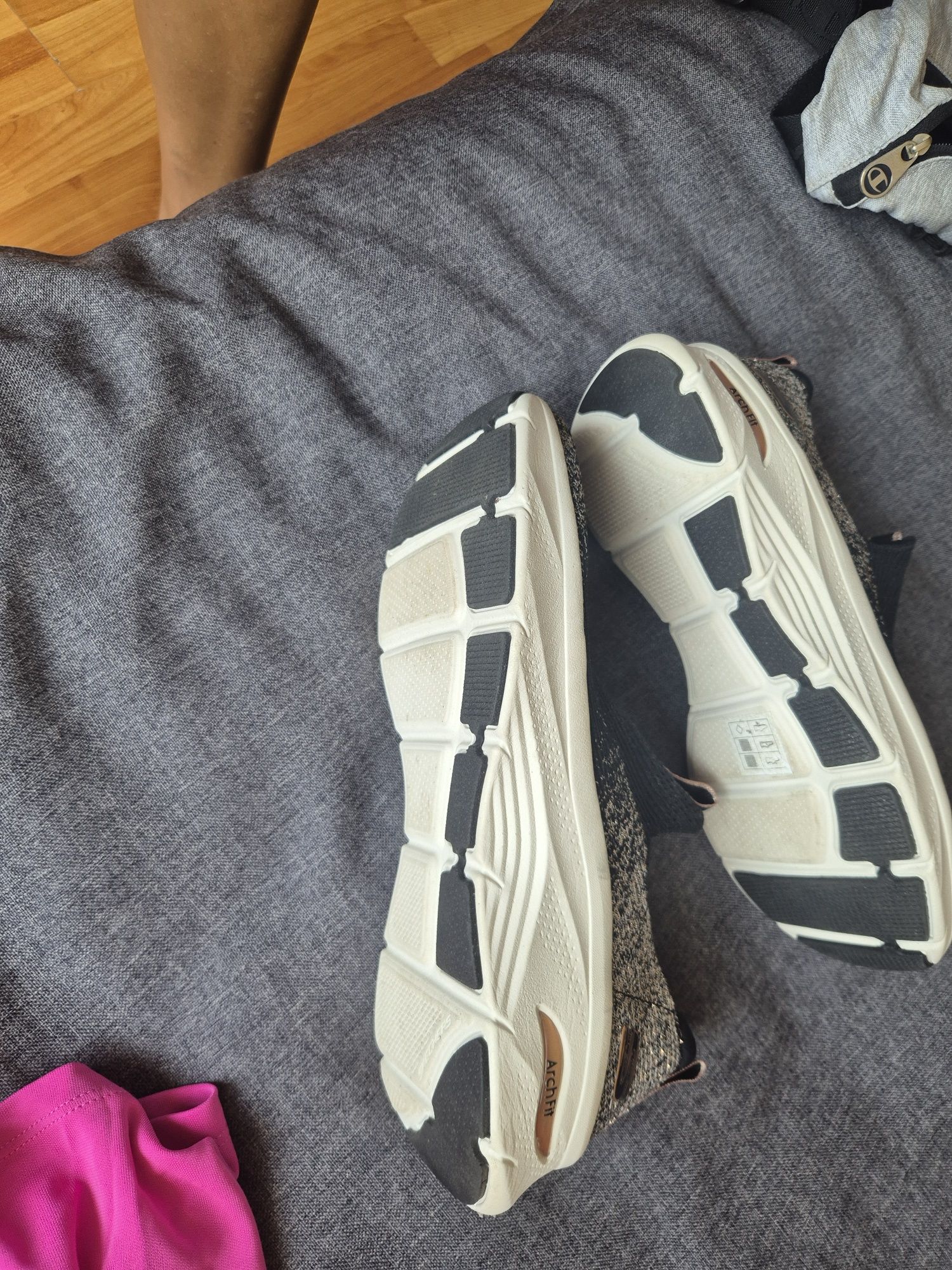 Sketchers Arch fit