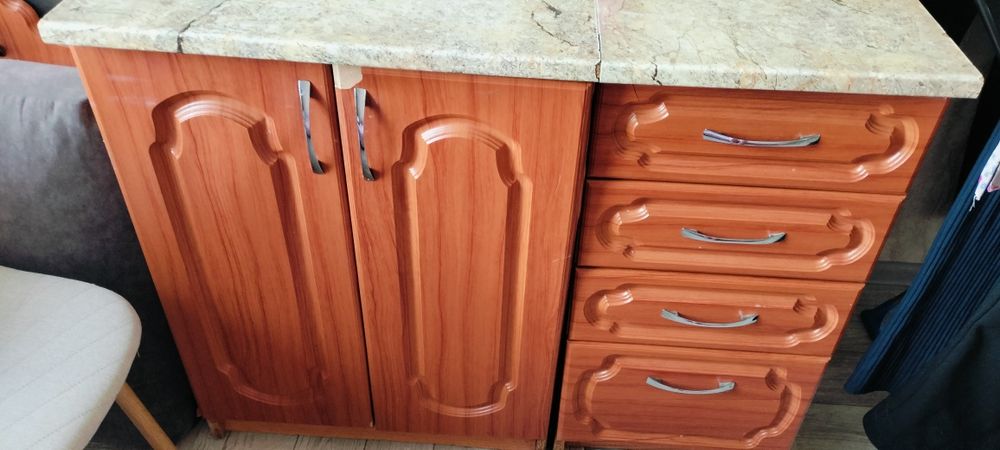 Отдам кухонный гарнитур, для дачи .