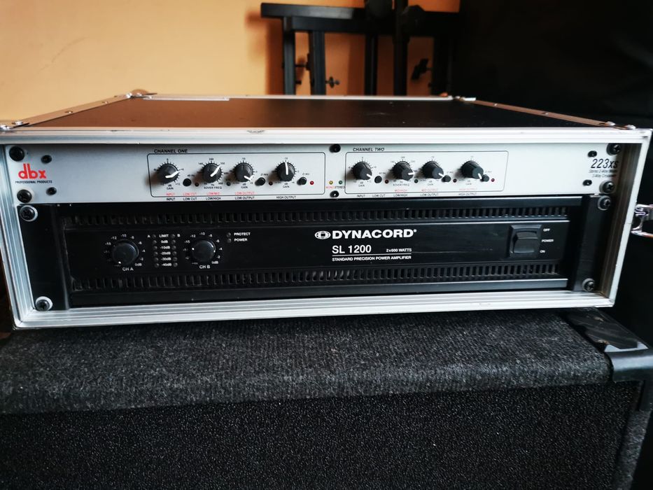 Set basi de 15 inch. 2 x 500w cu statie Dynacord cu crossover DBX