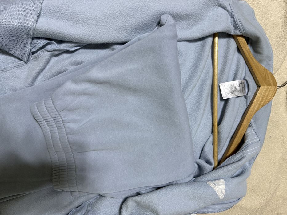 Trening adidass foarte frumoa