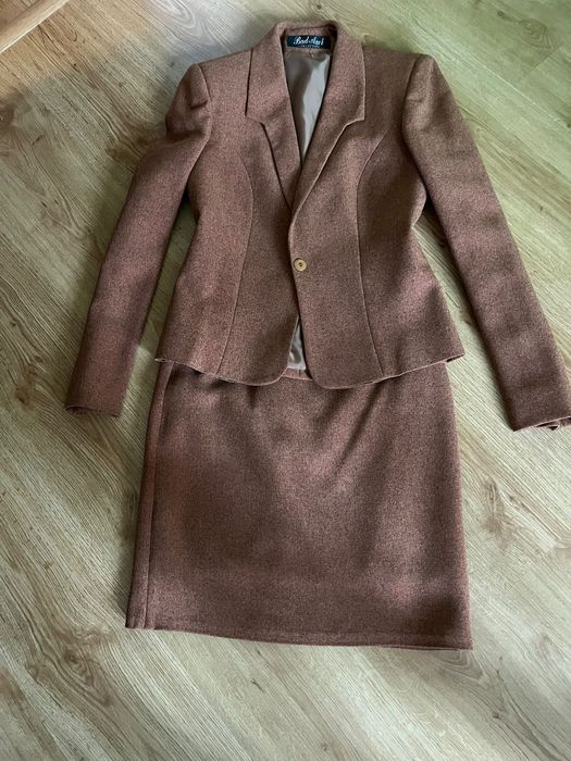 Costume compuse din fusta, sacou si pantaloni