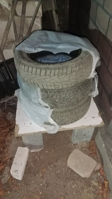 Шины шипованные 40000тг за 4 шт