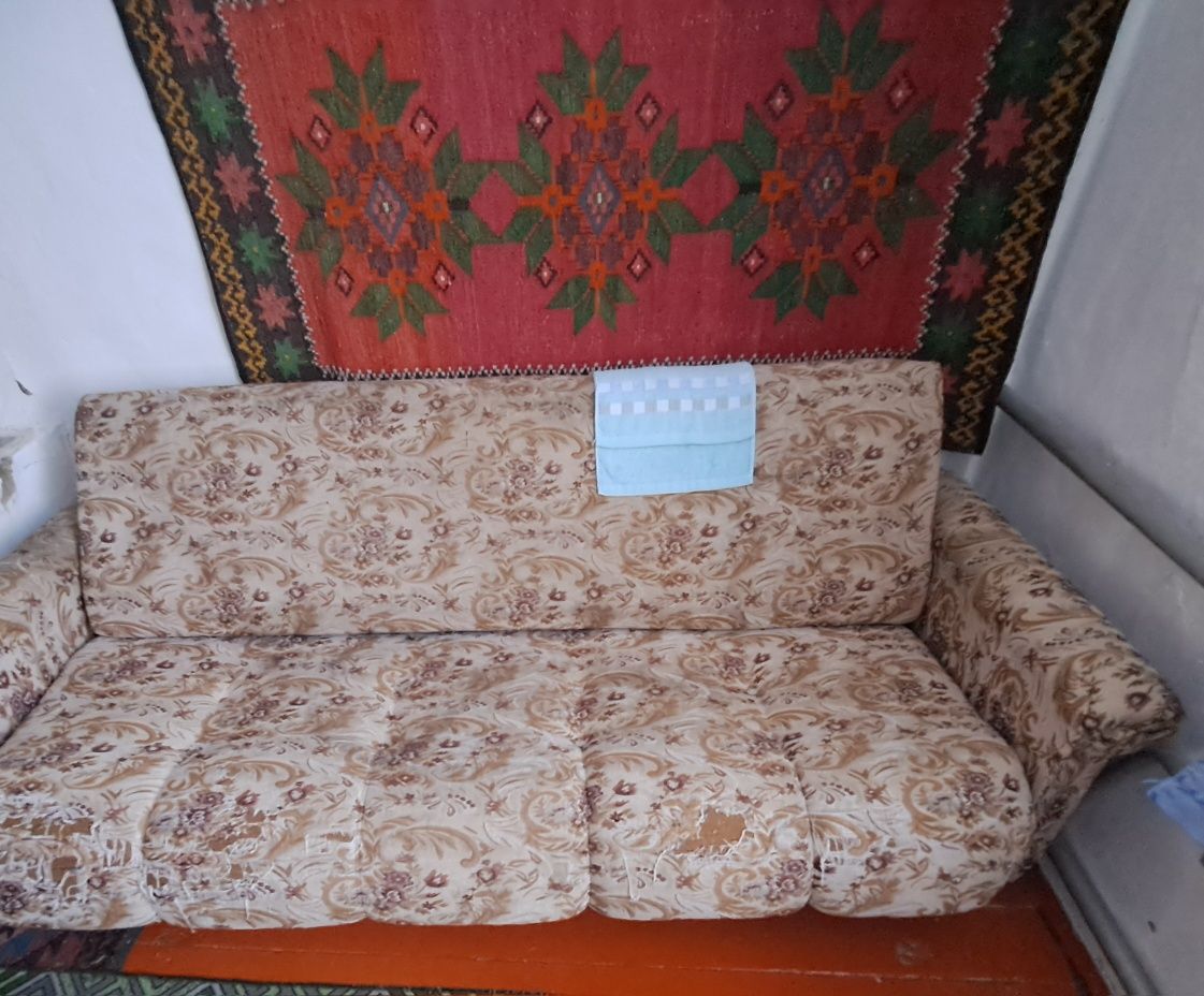 Екі адамдық диван сатылады