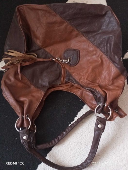 Дамска чанта естествена кожа.