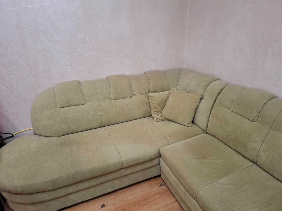 Ъглов диван претапицирани.