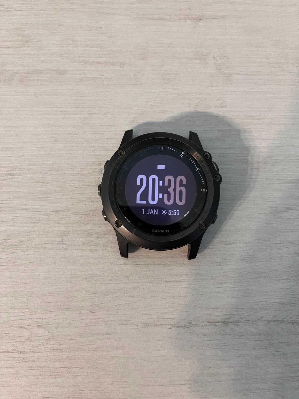 Продавам часовник Garmin Fenix 3