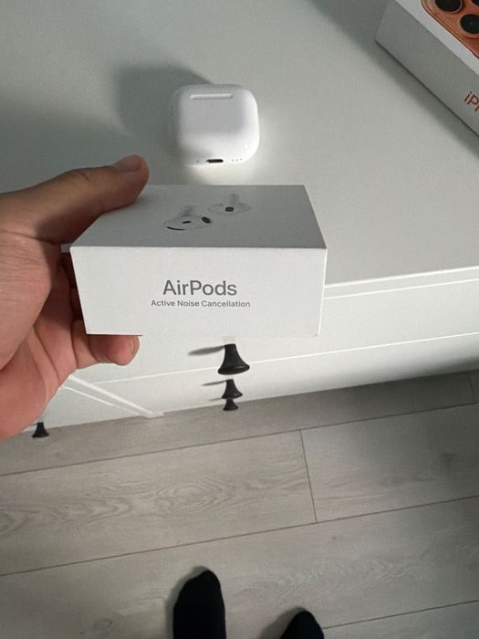 Casti Apple AirPods 4, Active Noise Cancellation