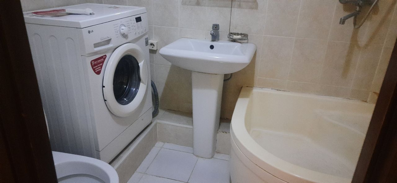 4 maktab yonidan 3xonali kvartira