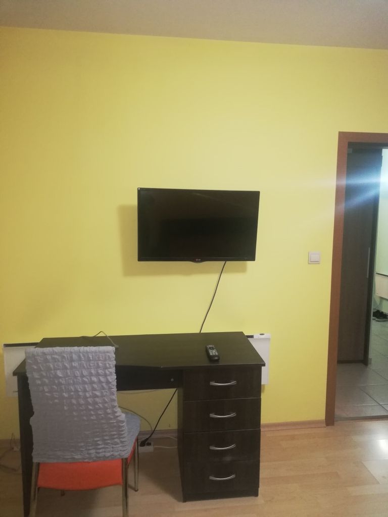 Дава се под наем Тристаен апартамент в Плевен, Сторгозия - 70 кв.м за 306 € - Снимка #11