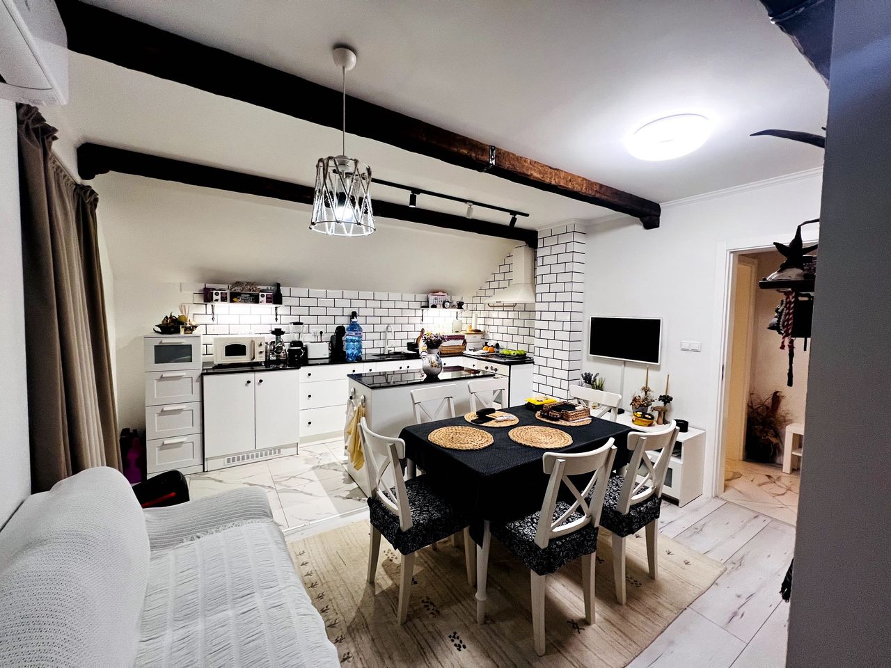 Продава се Тристаен апартамент в Варна, Център - 117 кв.м за 2308 €/кв.м - Снимка #10