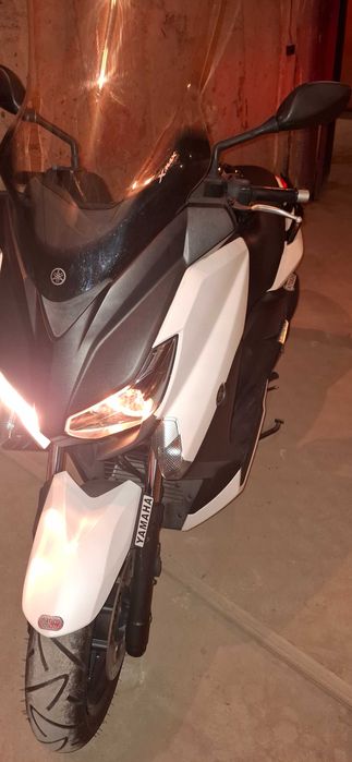 Yamaha x-max 250