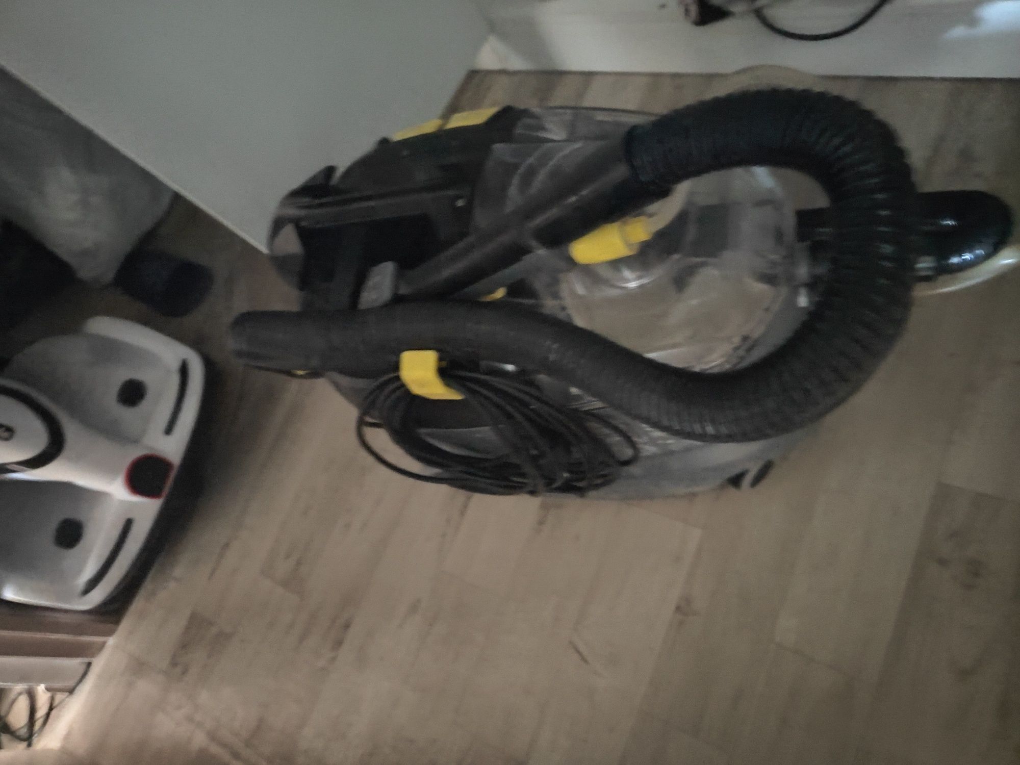 Karcher Puzzi 8/1