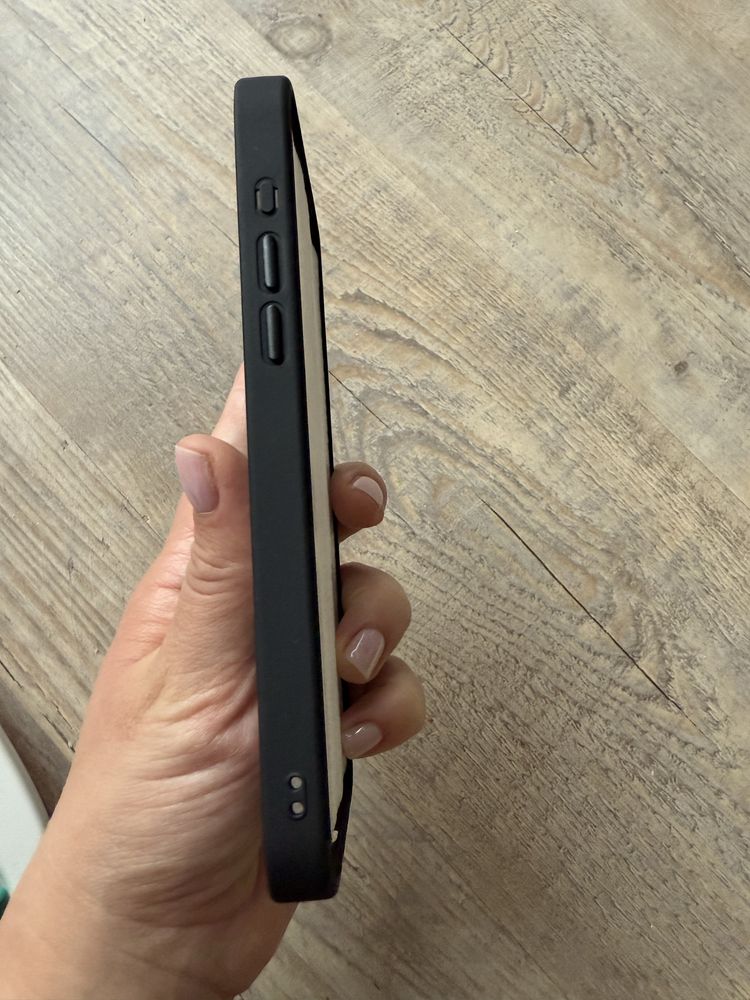 Калъф за iPhone 15 Pro Max черно/ лилаво