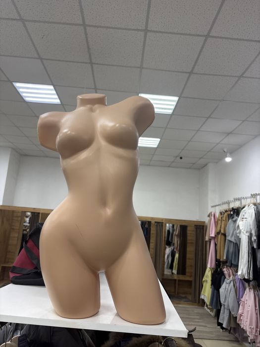 Маникен верхний торс  женский.