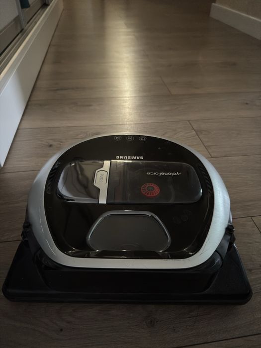 Продам робот пылисос