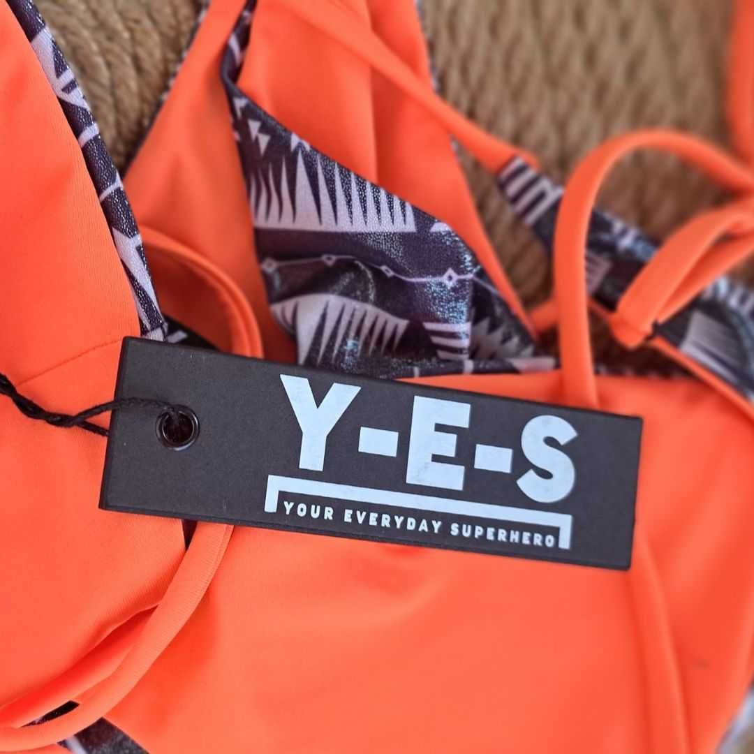 Нов бански от две части, Размер С Y-E-S YOUR EVERYDAY SUPERHERO