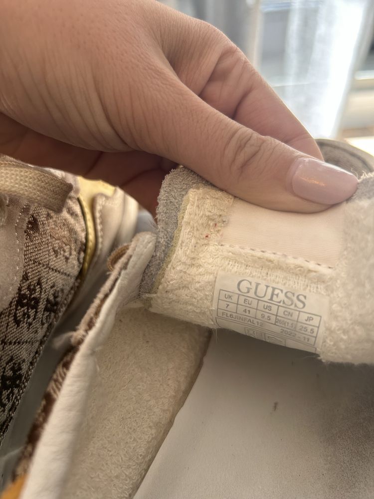 Guess кецове - 41 номер и Mango по подобие на Adidas