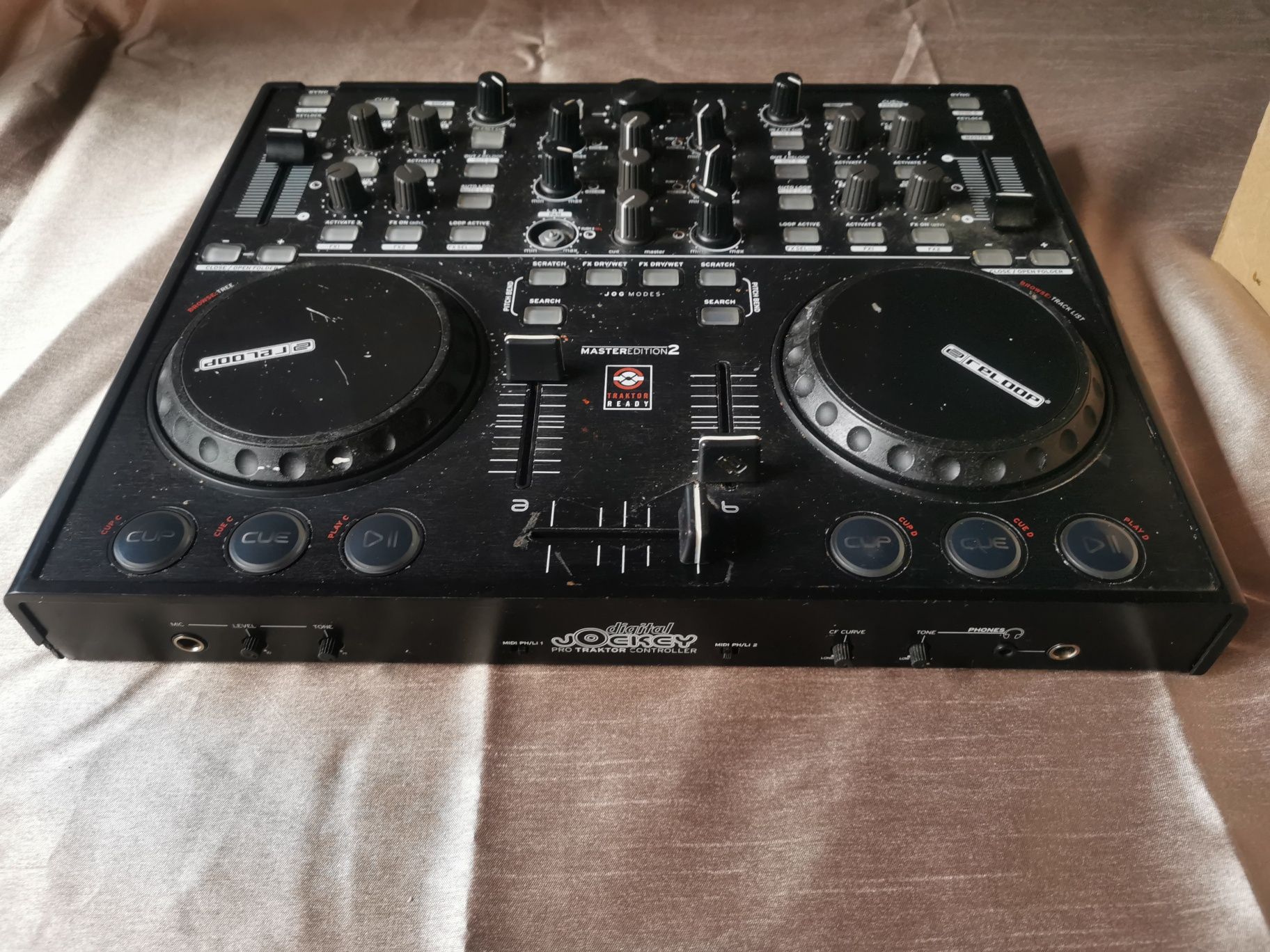 Mixer Reloop digital jockey 2