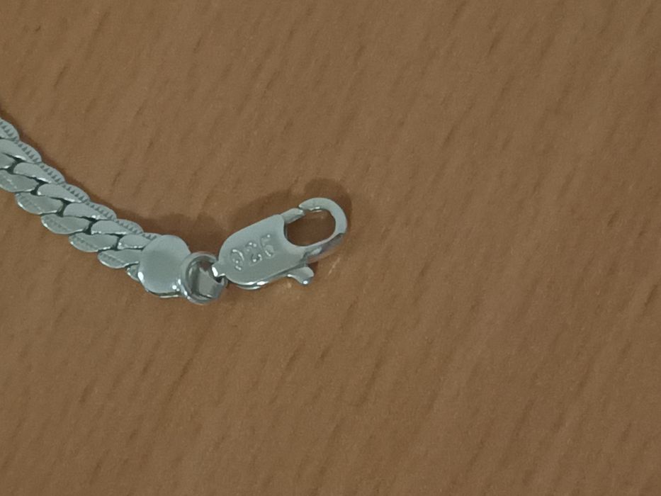 Vând lănțișorul argint 925