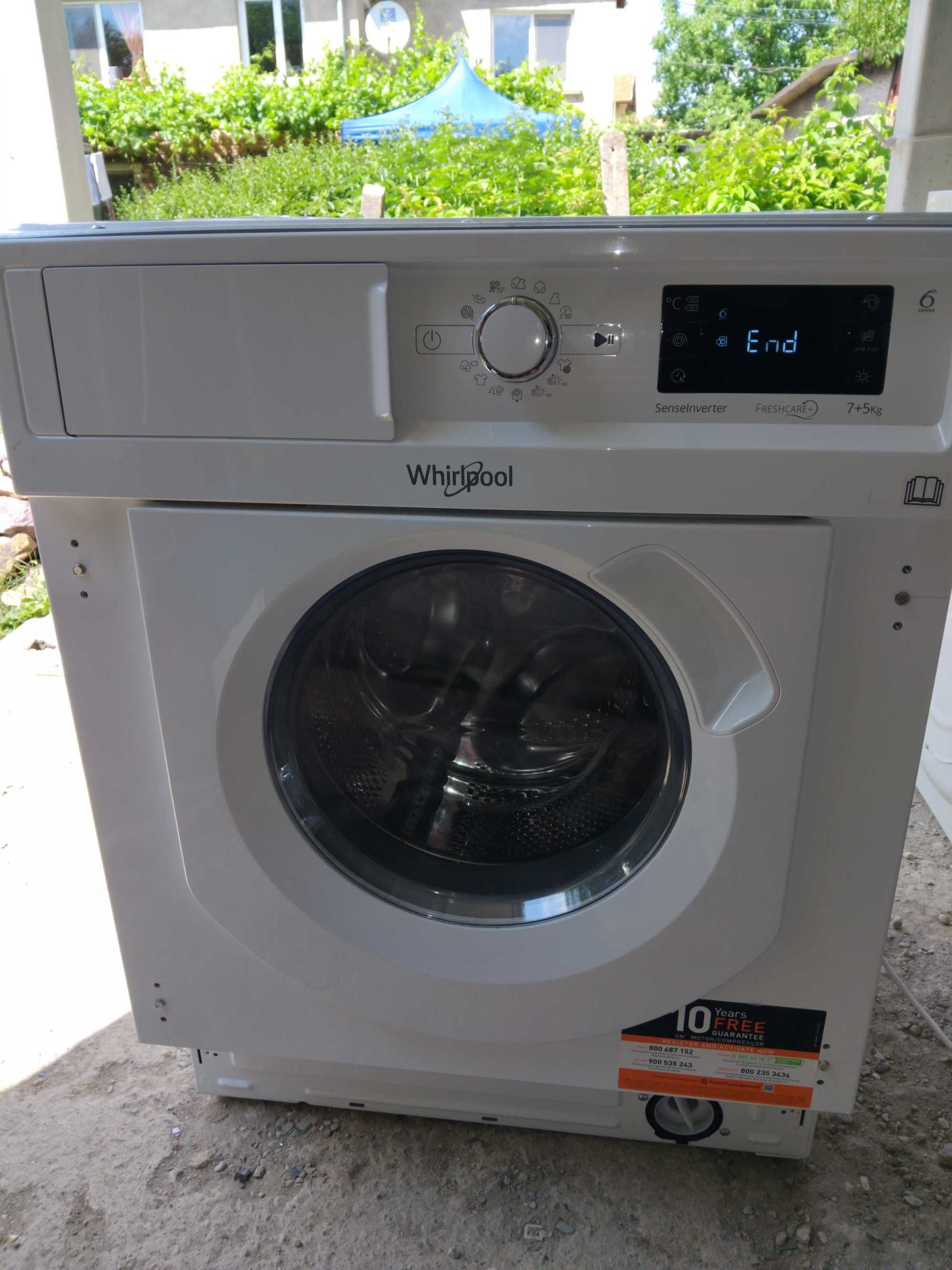 Пералня със сушилня за вграждане Whirlpool