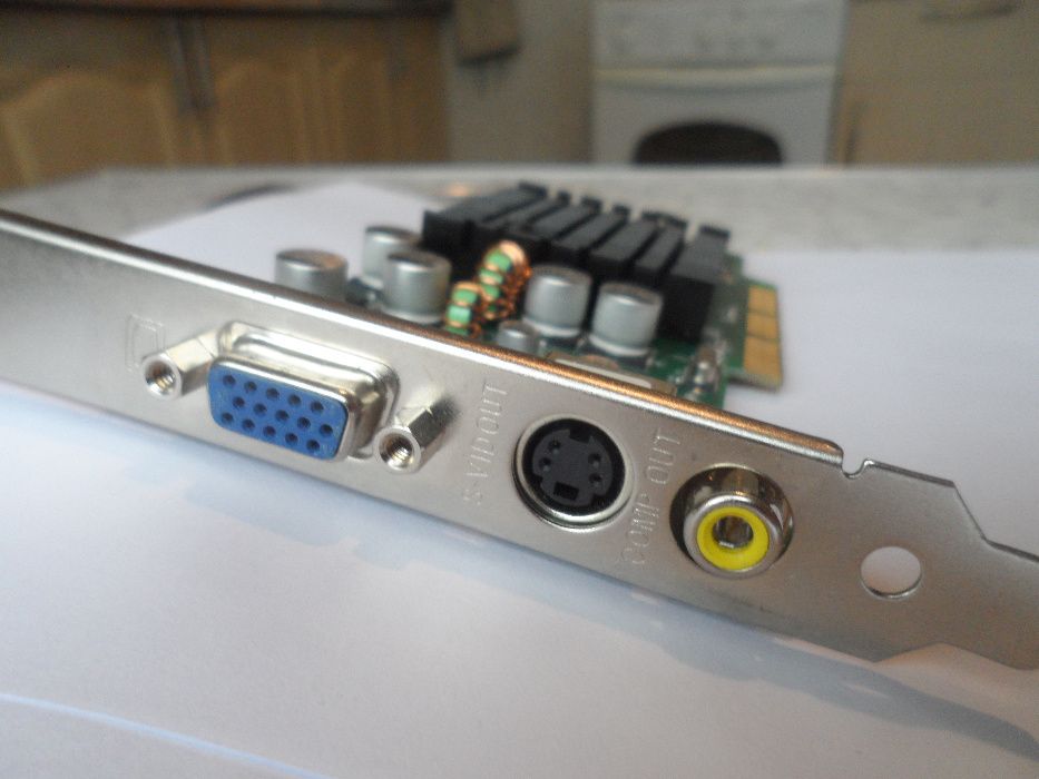 Продается видеокарта V9520 Magic/T слот-AGP