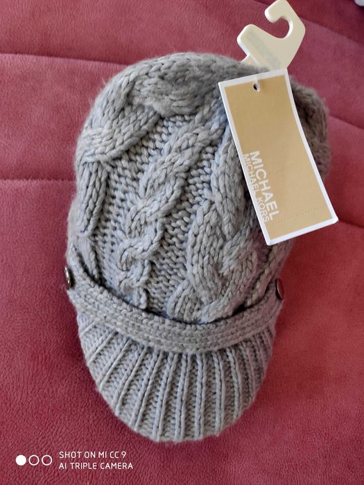 Alessa, Michael Kors, Pause Jeans, Karl Lagerfeld, Amia Moda - шапки