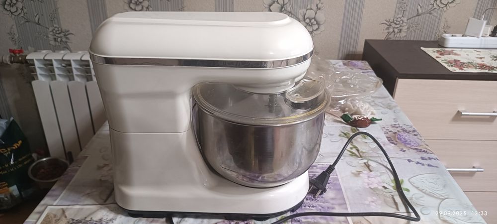 Миксер тестомес.