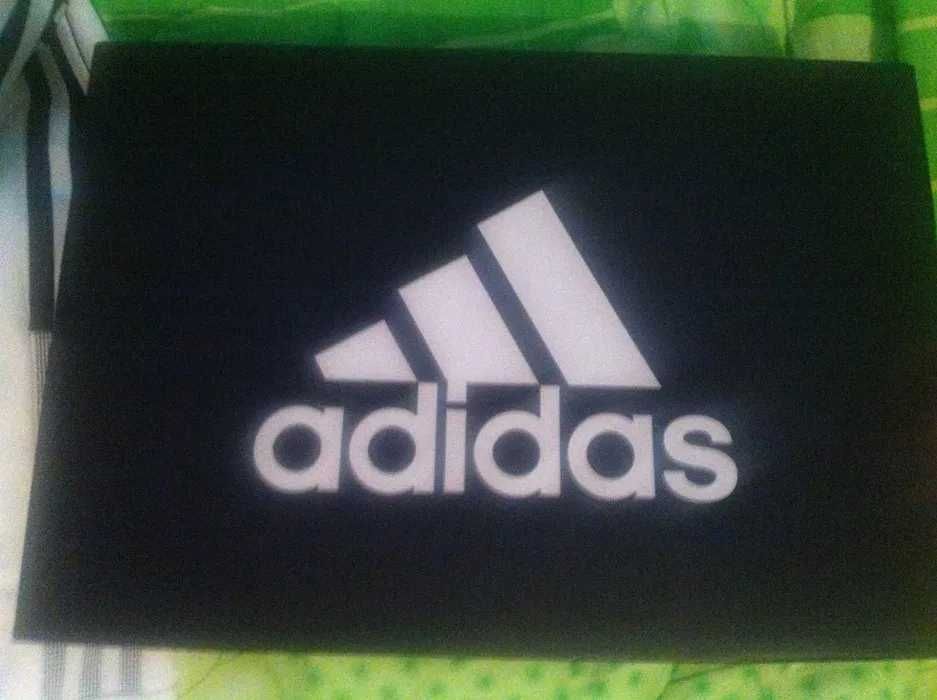 Adidas -- Universitatea  Craiova - Banii merg la un baiat bolnav