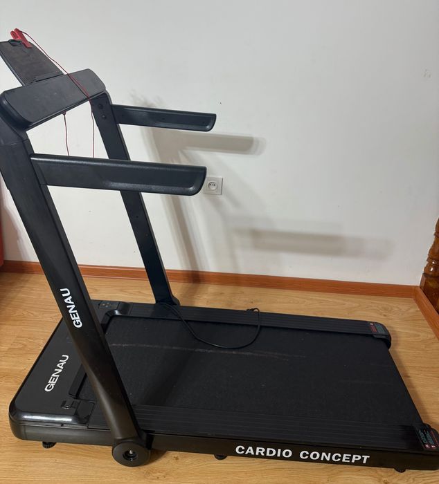 Беговая дорожка Genau Cardio Concept — на запчасти или ремонт