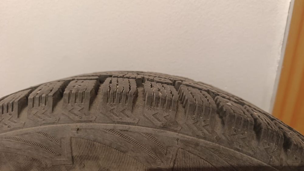 Продаю зимние шины на hyundai accent