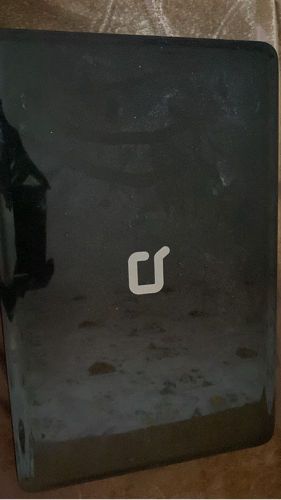 Срочно продаю ноутбук compaq