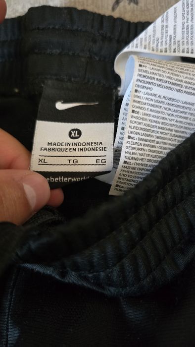 Pantaloni negri nike marimea XL