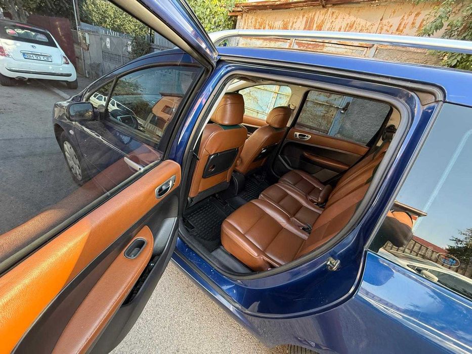 Vand Peugeot 307 SW 1.6 HDi, editie speciala cu interior alcantara