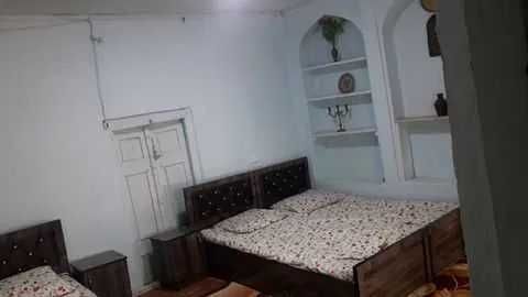 Продаётся дом площадью более 2,8 соток под гостиницы 130.000