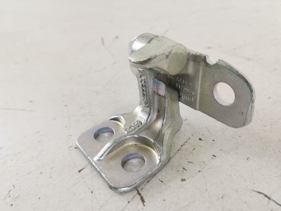 Дясна задна врата панта / Dясна zadna vrata panta Land Rover Range Rov