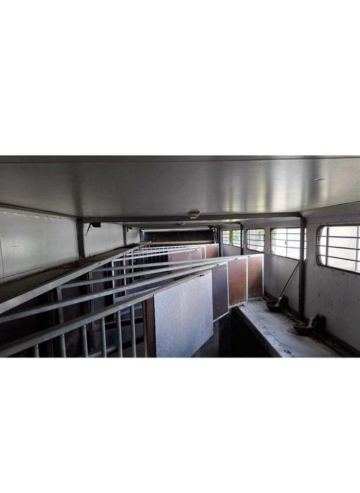 Semiremorca transport animale/ accept variante auto