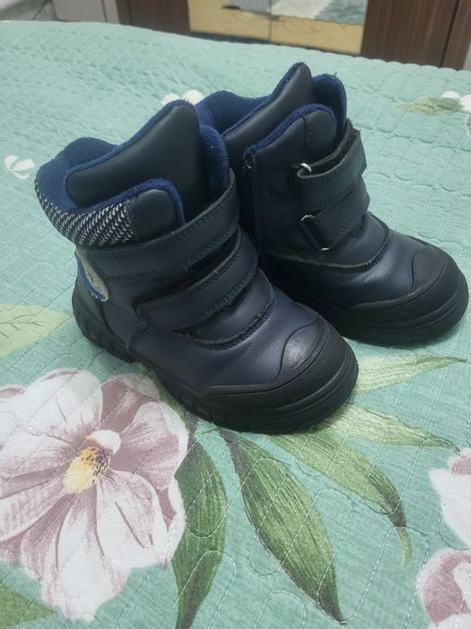 Продаются детские ботиночки