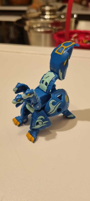 Vand bakugan 8 bucati