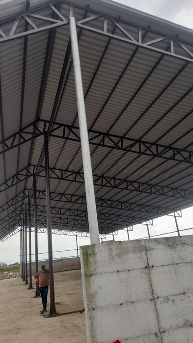 Vând hale metalice ferme zebrelite