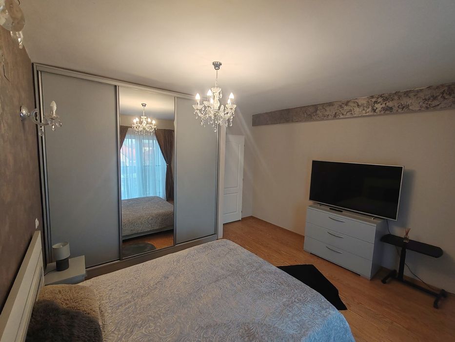 Apartamente de închiriat 68 mp cu parcare privată, cartier subcetate