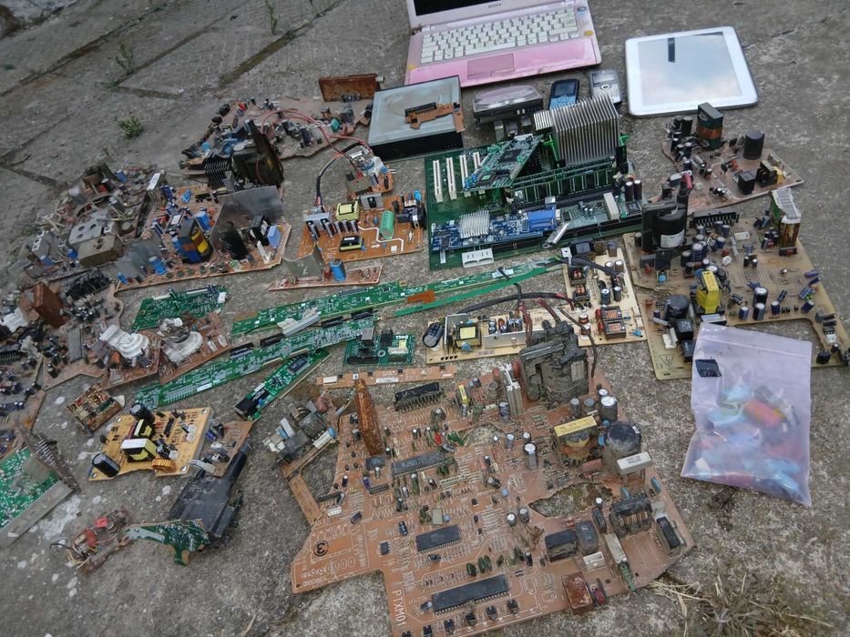 Платки от тв ,компютър, и монитори.