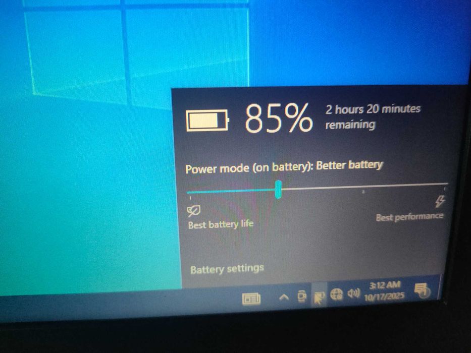 Лаптоп dell latitude e7250 i5/ssd/4 гб здрава батерия