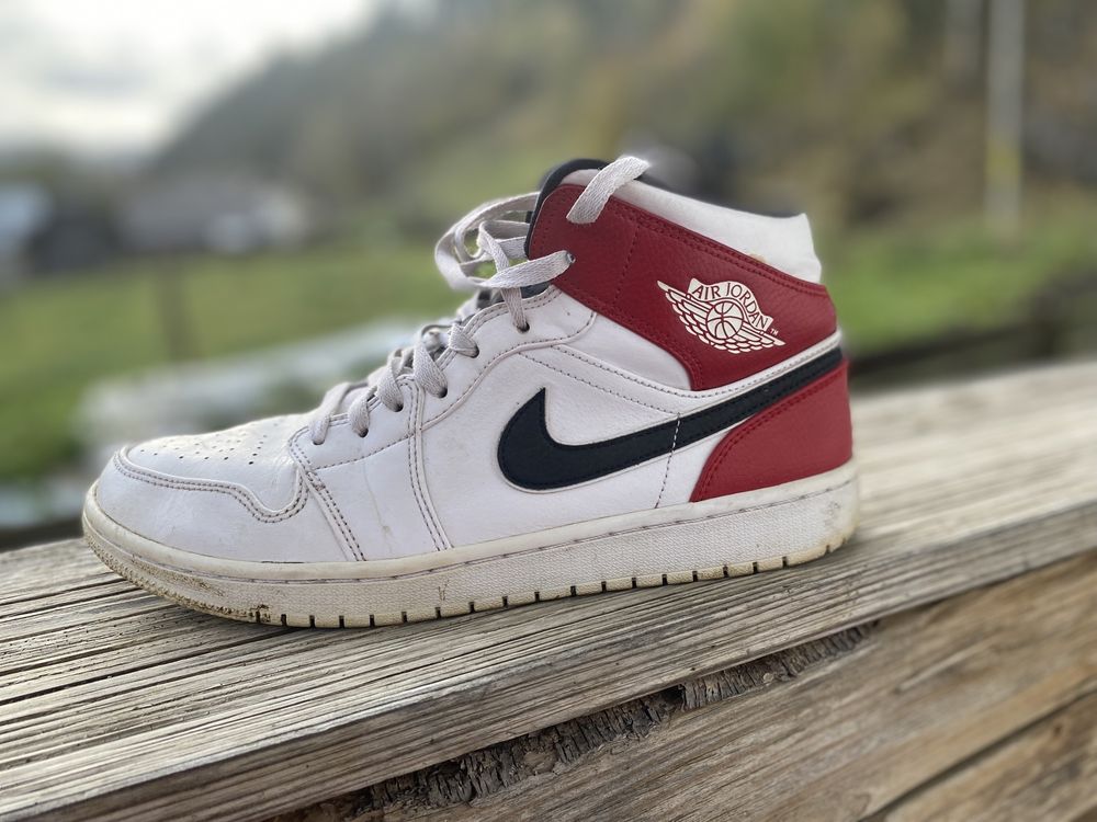 jordan 1 mid White Black Gym Red