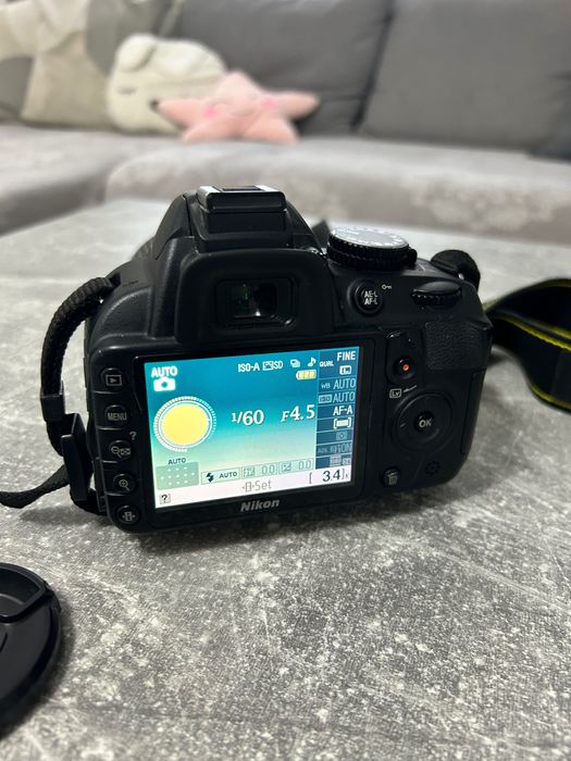 Фотоапарат Nikon D3100 с обектив Nikkor AF-S 18-55!
