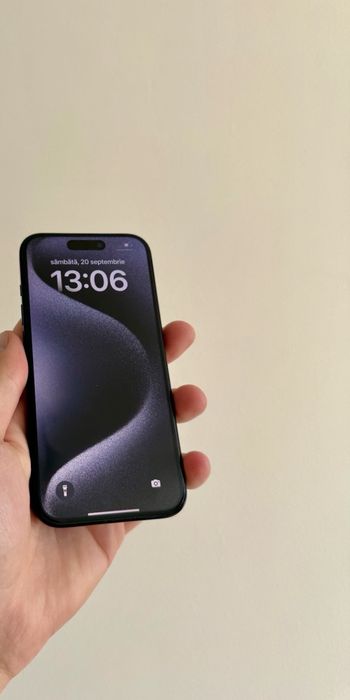 Vând iPhone 15 Pro Blue Titanium 128GB sănătate baterie 80%.